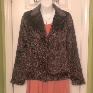 Stunning textured work blazer with full length sleeves and light purple satin.